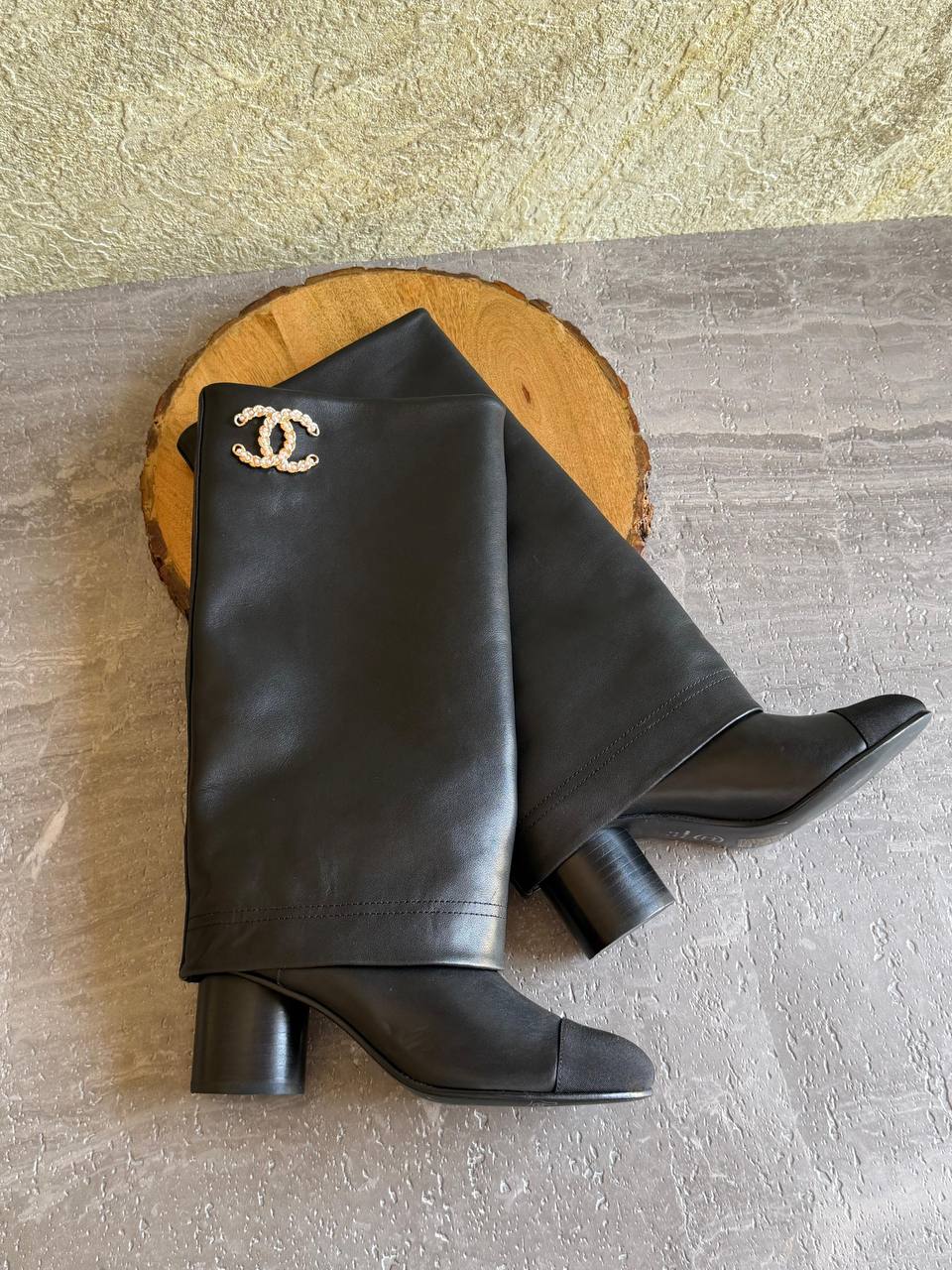 CHANEL 💫🌼

SuperMaster Quality 💯

950 dhs🇦🇪🇦🇪

Size: 36-41 💥

Zain171
♥️♥️♥️
