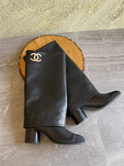 CHANEL 💫🌼

SuperMaster Quality 💯

950 dhs🇦🇪🇦🇪

Size: 36-41 💥

Zain171
♥️♥️♥️