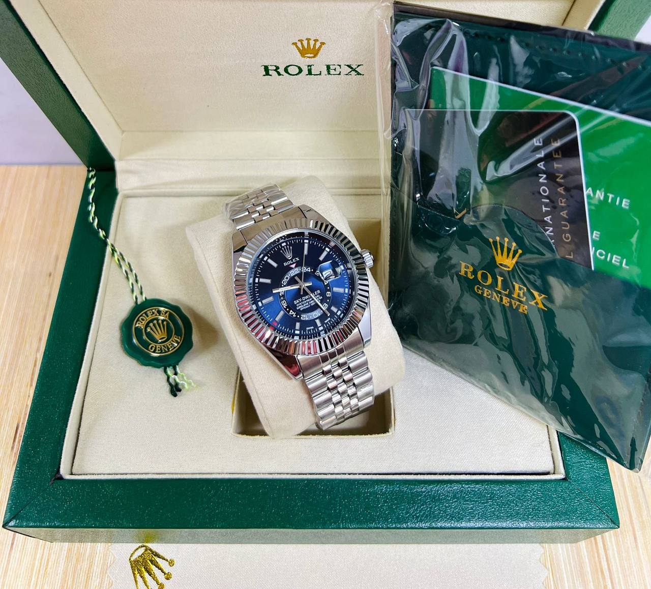 Omega - Rolex - Bvlagri
70 dhs🪙💕

Zain37
♥️♥️♥️