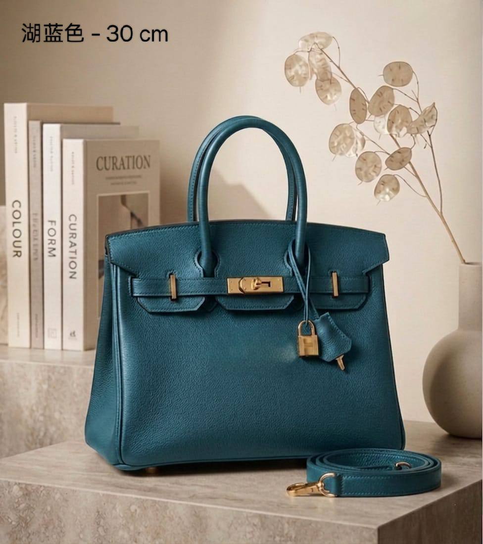 HERMES ʙɪʀᴋɪɴs
ᴛᴏɢᴏ ʟᴇᴀᴛʜᴇʀ ᴍᴀᴛᴇʀɪᴀʟ
ɢᴏʟᴅ ʜᴀʀᴅᴡᴀʀᴇ
ᴡɪᴛʜ ʟᴏɴɢ ʙᴇʟᴛ sᴛʀᴀᴘ
sɪᴢᴇ : 25 cm

110 dhs✅

Zain31
♥️♥️♥️