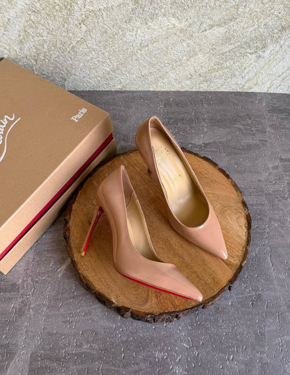 LOUBOUTIN 💎
SuperMaster Quality 💯
490 dhs✅
Size: 36 -41💥

Zain171
♥️♥️♥️