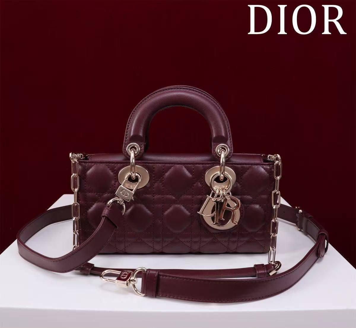 Dior D-joy✅
*Size 22 cm*
For Price 👇 WhatsApp✅
0568585901 
0507557372
0552275751 Owner Zain 👌

Zain274
♥️♥️♥️