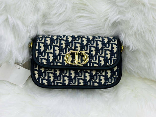 Dior 
With Box 🎁 
90 dhs🪙💚

Zain232
♥️♥️♥️