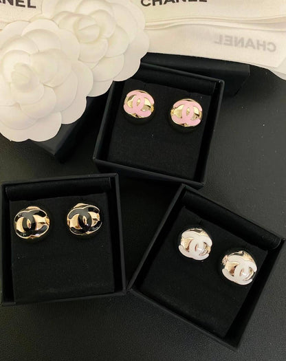 CHANEL❤️‍🔥
Earring 🦋
Master quality 💯
With normal boxes 🗃️ 
110 DHS🇦🇪🇦🇪🇦🇪
With master box 📦 
130 DHS🇦🇪🇦🇪🇦🇪

Zain216
♥️♥️♥️
