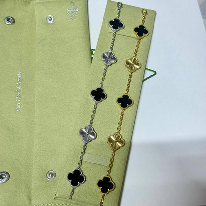 VCA ❤️‍🔥*
Bracelet 🐦‍🔥
Super master quality 💯
With normal boxes 📦 
65 dhs🪙🌨️
With master box 🗃️ 
105 dhs🪙🌨️

Zain216
♥️♥️♥️