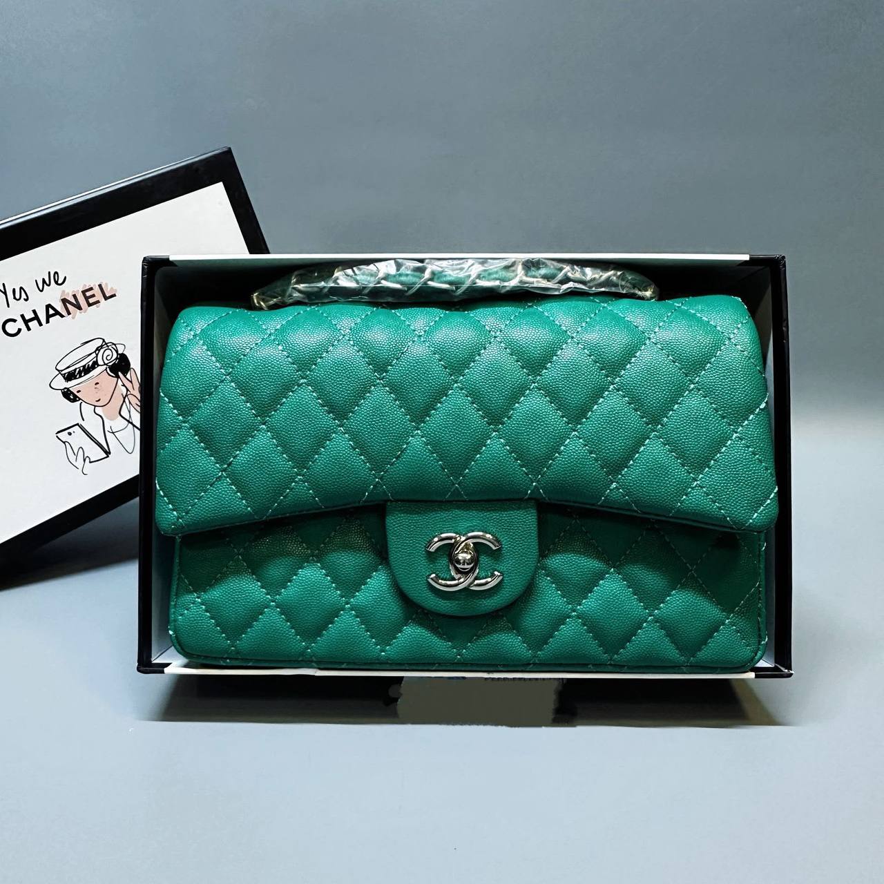 CHANEL 
GOOD QUALITY 
WITH BOX
🎁🎁🎁

120 dhs✅

Zain39
♥️♥️♥️