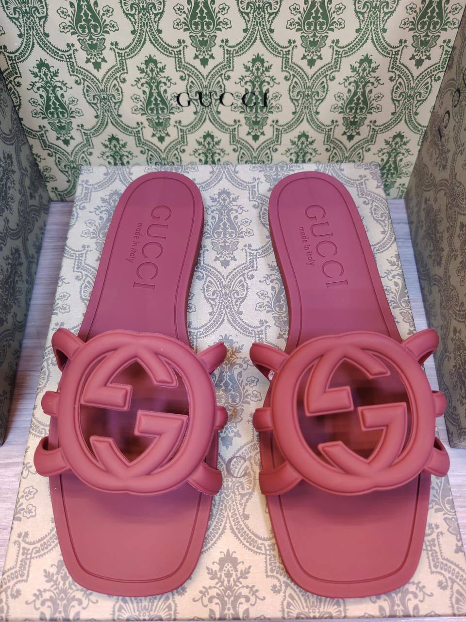 Gucci Slippers , 
New Arrived 
Size 36 To 41
70 dhs🗽

Zain120
♥️♥️♥️