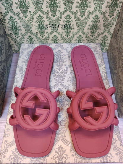 Gucci Slippers , 
New Arrived 
Size 36 To 41
70 dhs🗽

Zain120
♥️♥️♥️