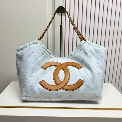 CHANEL 
MASTER QUALITY
365 dhs🇦🇪🇦🇪

Zain39
♥️♥️♥️