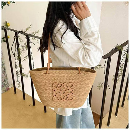 Loewe 
only bag
38 cm
75 dhs🇦🇪🇦🇪

Zain17
♥️♥️♥️