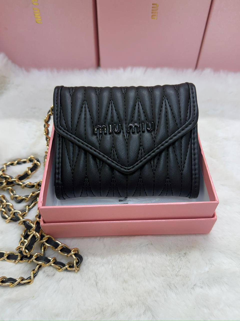 NEW CAME 
MIU MIU BAG
GOOD QUALITY 

40 dhs❣️

WITHBOX
🎁🎁🎁

Zain40
♥️♥️♥️