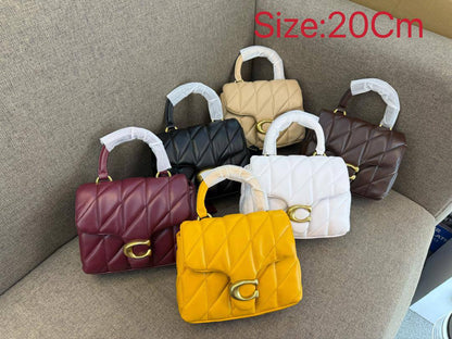 Coach
95 dhs✅

with box
🎁🎁🎁

size 20cm

Zain26
♥️♥️♥️