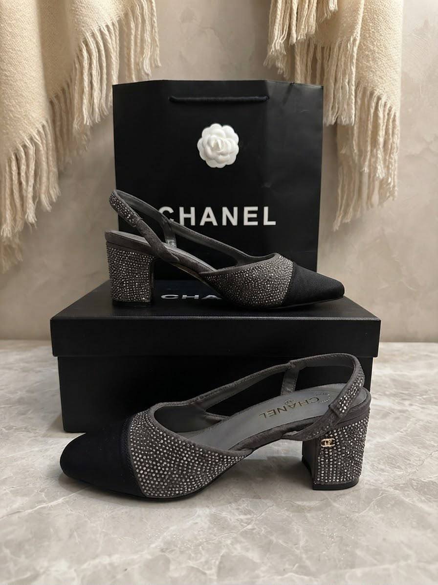 Chanel Lady heel

120 dhs🇦🇪🇦🇪🇦🇪

Size: 36-41 🥰
Withbox & Paper Bag

Zain40
♥️♥️♥️