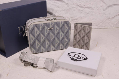 Dior - Gucci - LV -  3in1
 Master
Set Price 
290 dhs🪙🌨️

Zain33
♥️♥️♥️