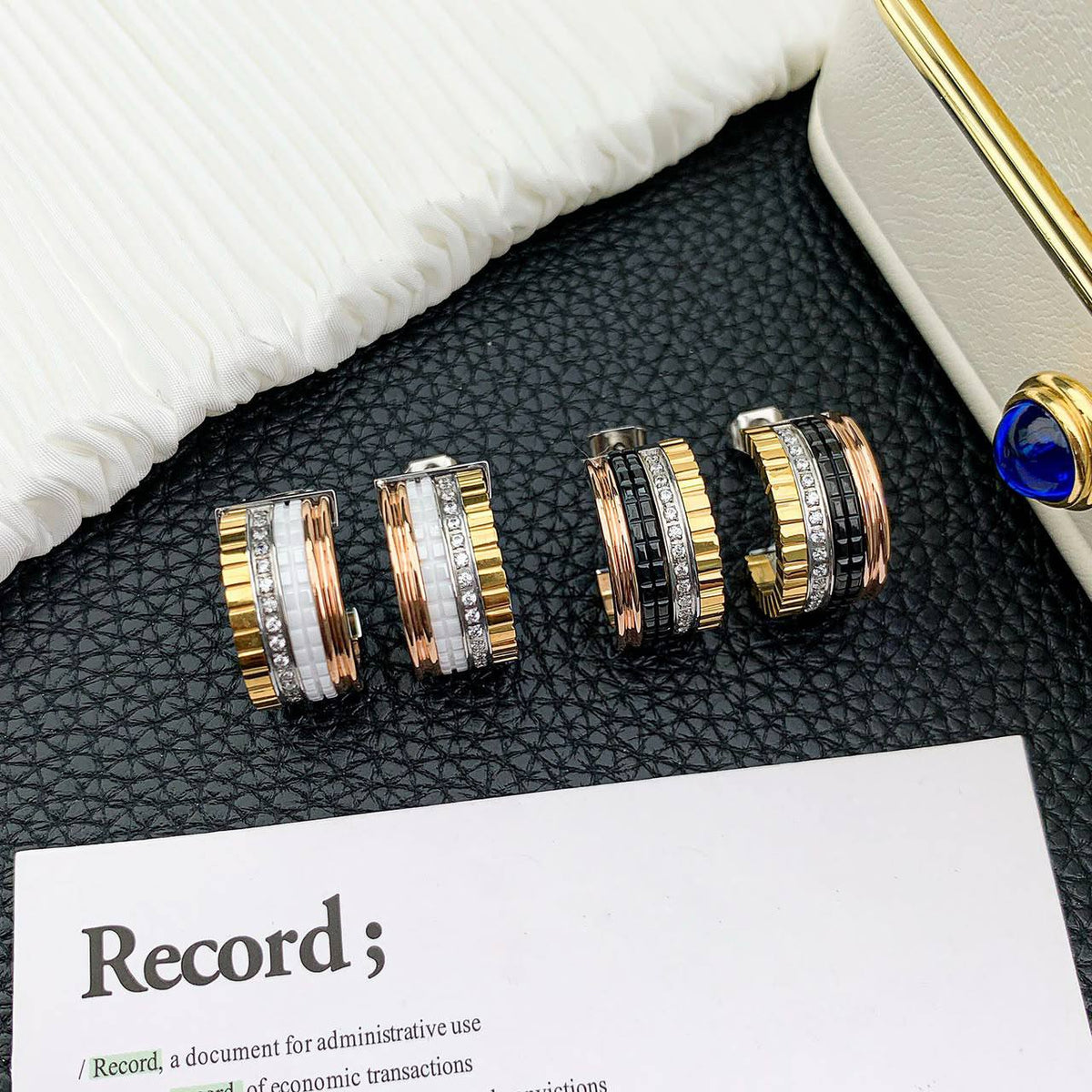Boucheron set
Necklace 
Earrings 
Ring 💍 
Master quality

200 dhs🇦🇪 good box 🗃️

Zain48
♥️♥️♥️