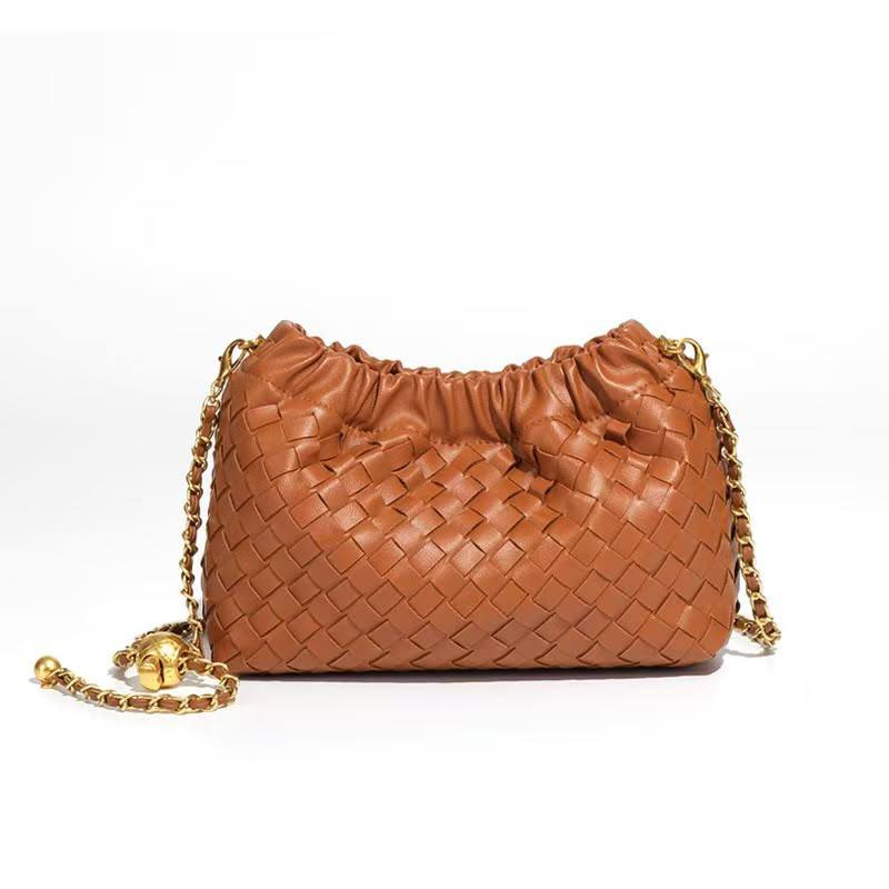 BOTTEGA VENETA 
90 dhs🇦🇪🇦🇪
22Cm

Zain161
♥️♥️♥️