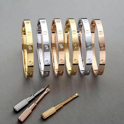 Cartier Bangle
60 dhs🪙💕  
Each Bangle With Box And Paper Bag
🎁🎁🎁

Zain89
♥️♥️♥️