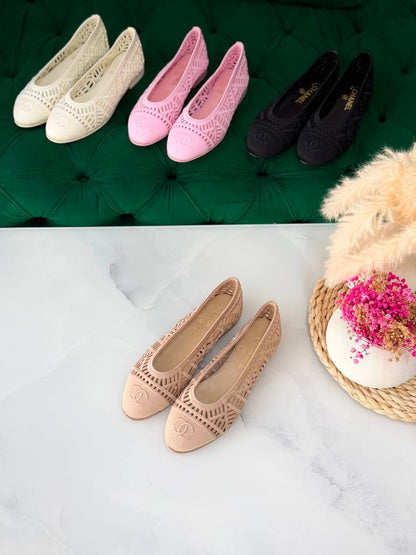 Chanel 
Vip quality 
Size:36 to 41
450 dhs🇦🇪🇦🇪

Zain113
♥️♥️♥️