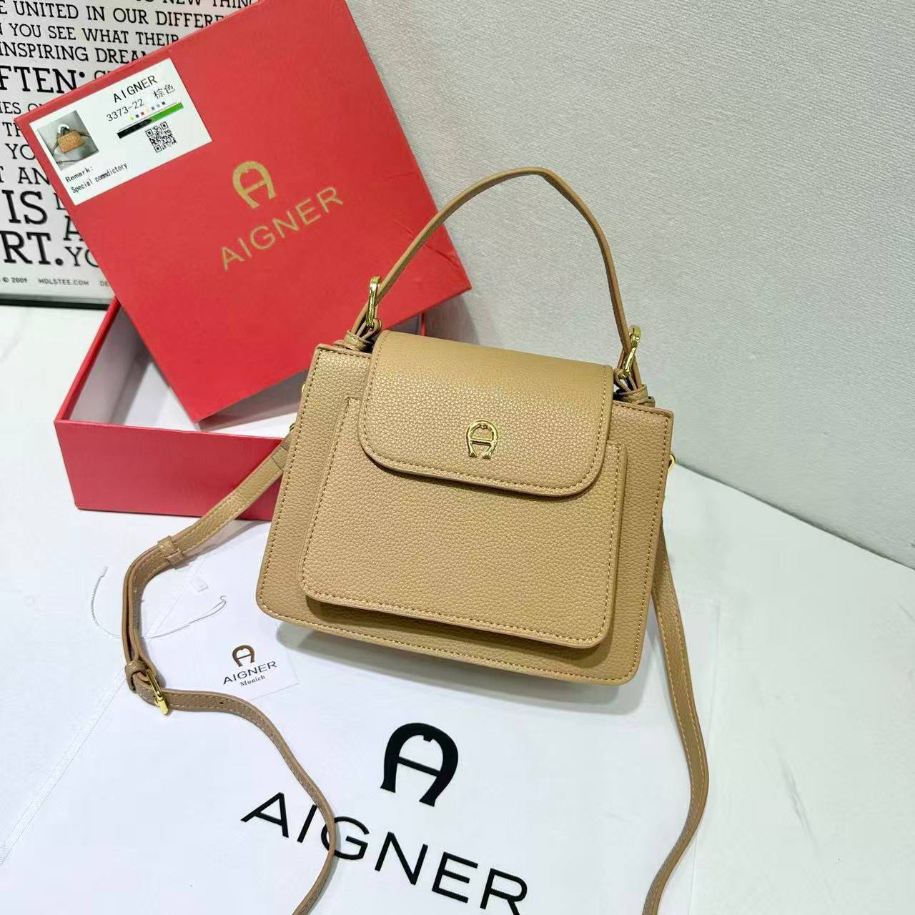 Aigner
100 dhs💓

High-quality 

in box🎁🎁🎁

Zain35
♥️♥️♥️