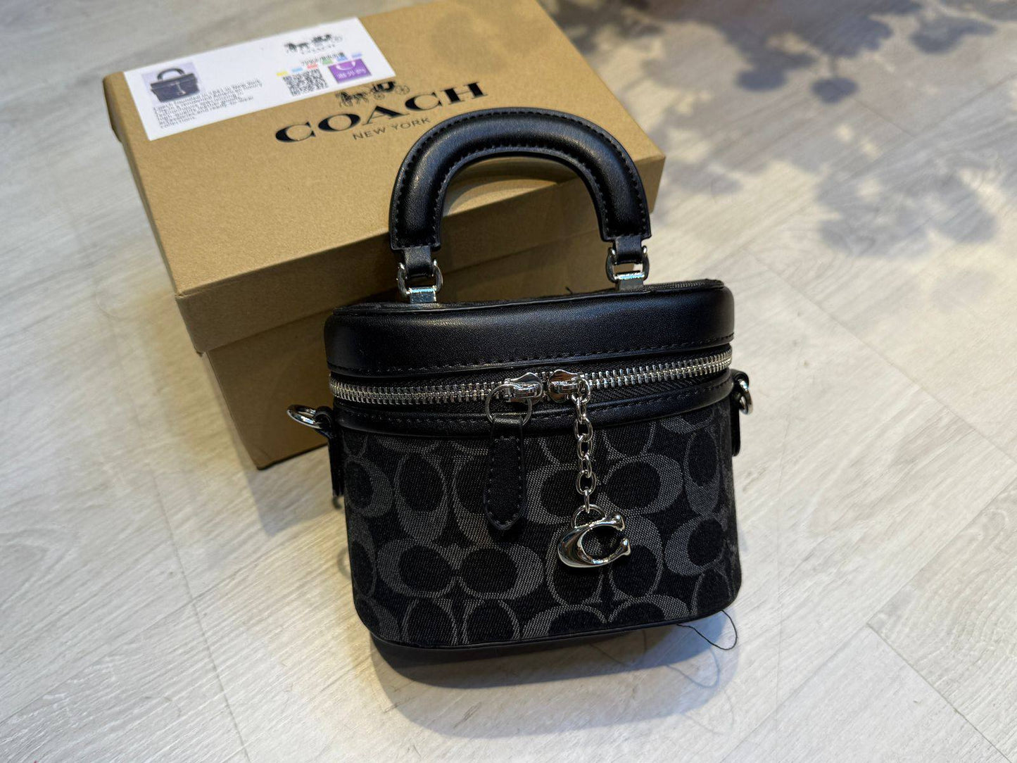 Coach mini vanity case

15cm
95 dhs❣️

with BOX
🎁🎁🎁

Zain44
♥️♥️♥️