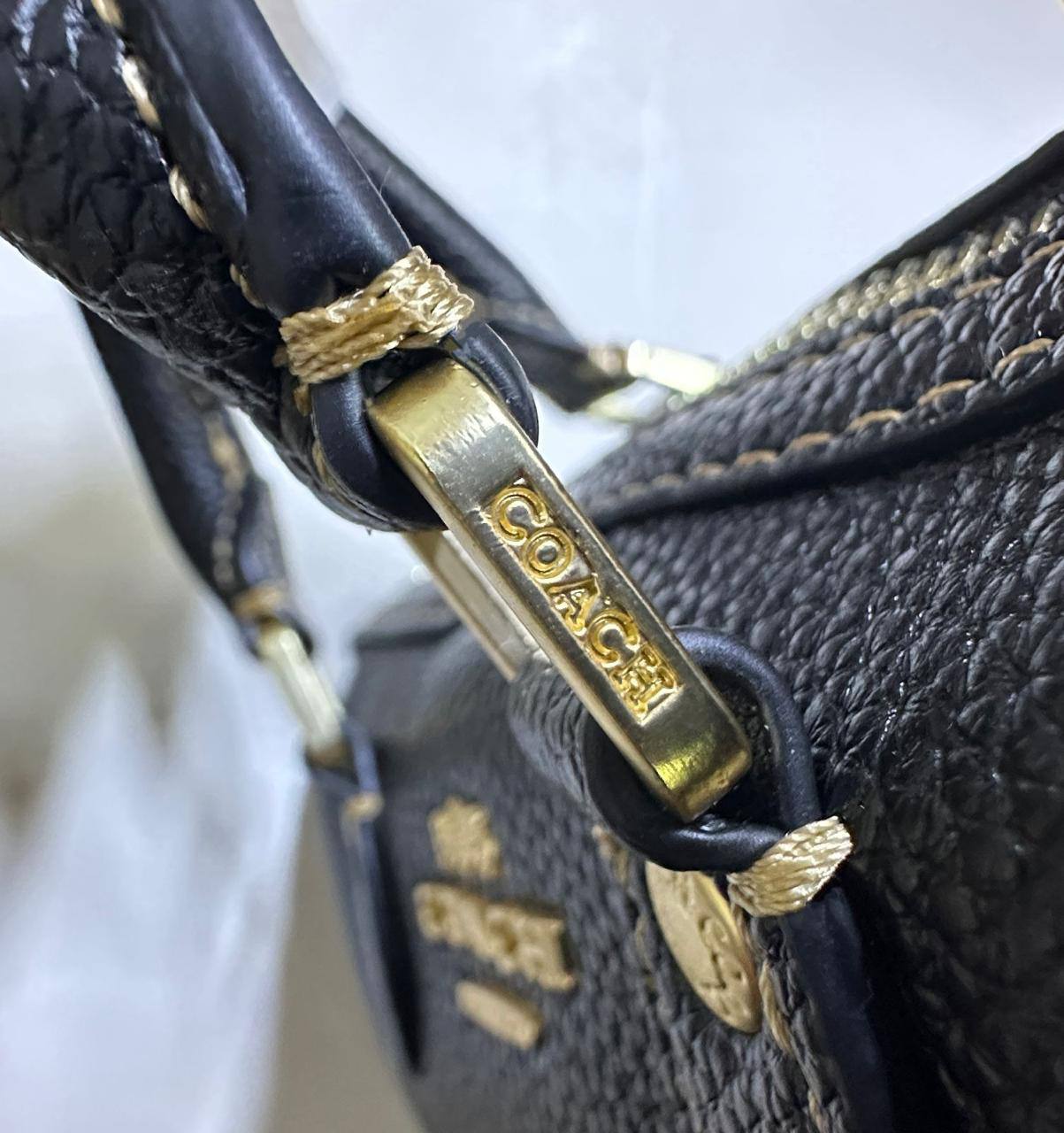 COACH 
COPY ONE 
WITH BOX 
120 dhs💓
20 c m

Zain17
♥️♥️♥️