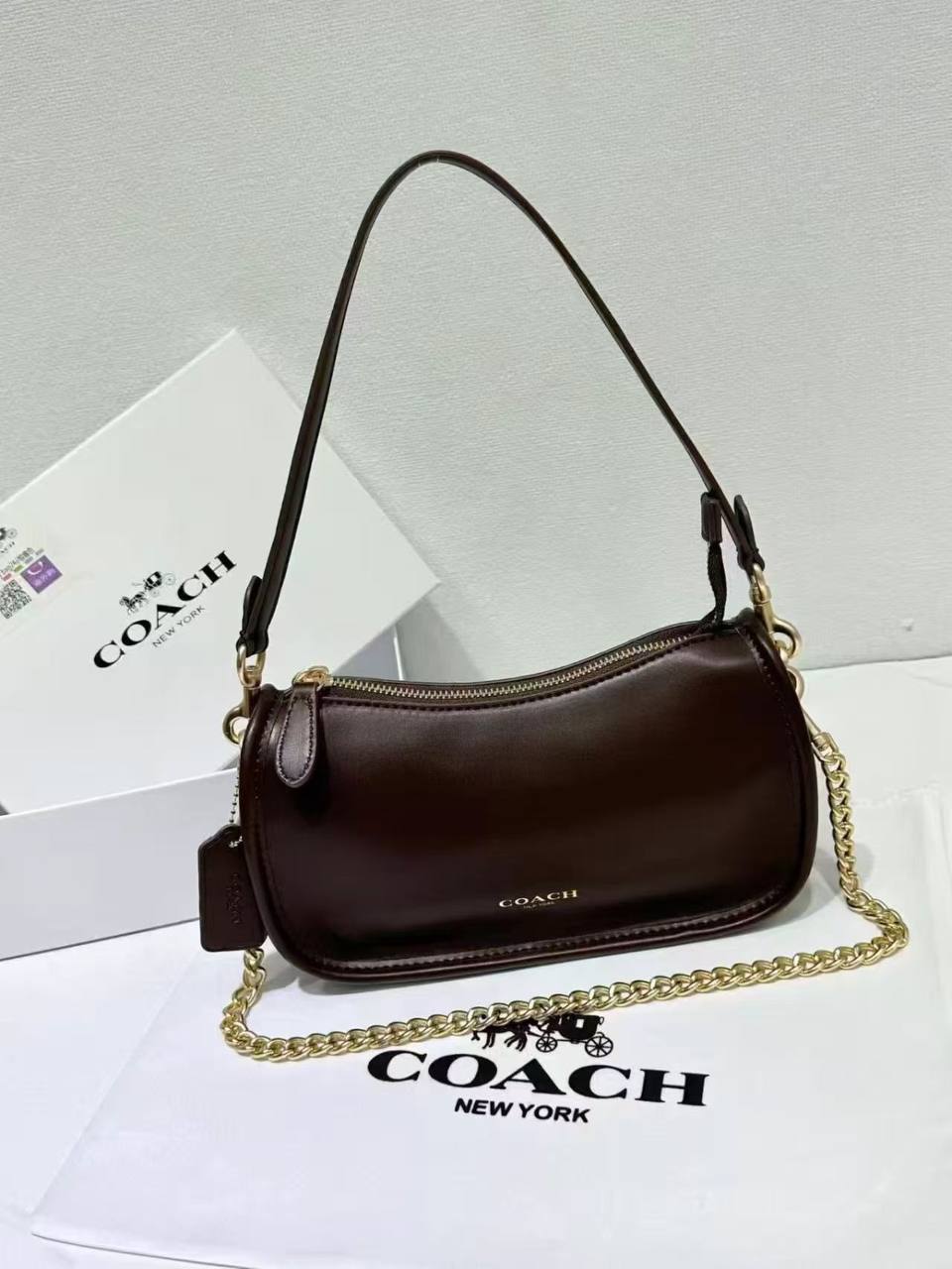 COACH
Best quality 

WITH BOX
🎁🎁🎁

90 dhs✅
size 24CM

Zain290
♥️♥️♥️
