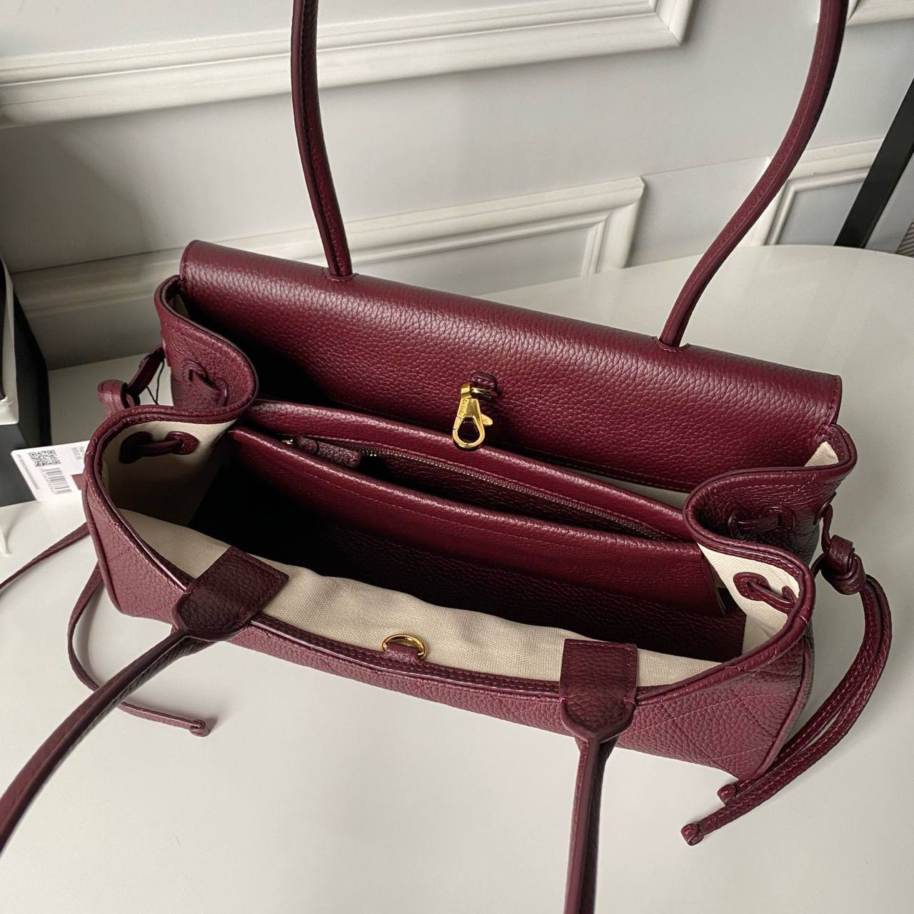 Chanel Grained Calfskin Stitched Urban Essentials Small Shopping Bag✅*
*Size 30cm*
For Price 👇 WhatsApp✅
0568585901 
0507557372
0552275751 Owner Zain 👌

Zain274
♥️♥️♥️