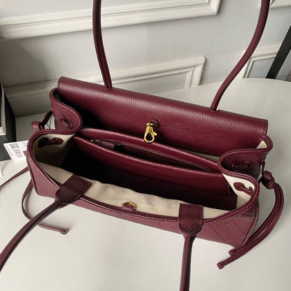 Chanel Grained Calfskin Stitched Urban Essentials Small Shopping Bag✅*
*Size 30cm*
For Price 👇 WhatsApp✅
0568585901 
0507557372
0552275751 Owner Zain 👌

Zain274
♥️♥️♥️