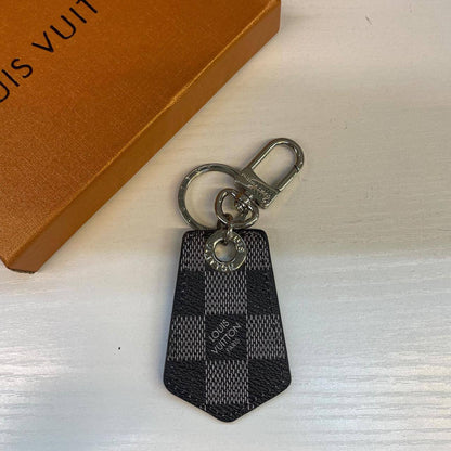 KEY HOLDERS 

60 dhs🇦🇪🇦🇪

WITH BOX
Zain88
♥️♥️♥️