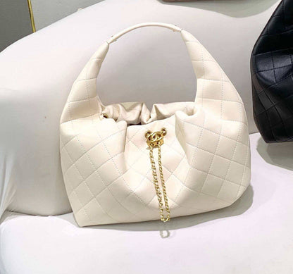 Chanel 
110 dhs❣️

Zain143
♥️♥️♥️