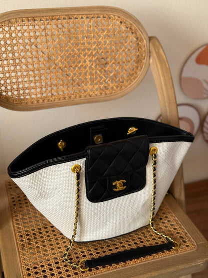 New Collection✨✨✨
CHANEL
20cm
300 dhs🇦🇪🇦🇪
*MASTER QUALITY*

Zain167
♥️♥️♥️