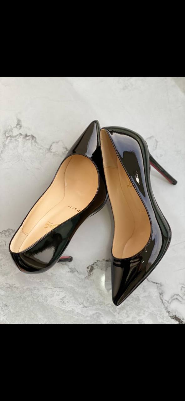 Louboutin shoes 
AAA master quality 
Size 36……….41 
450 dhs✅

Zain180
♥️♥️♥️
