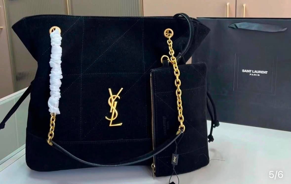 YSL
75 dhs✅
With box

Zain219
♥️♥️♥️