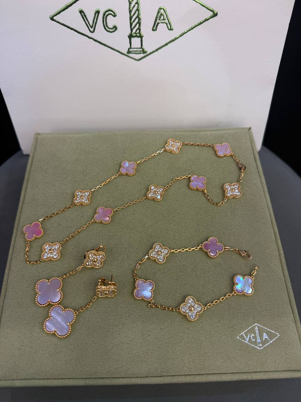 VCA
Master Quality
with normal box
325 dhs✅
New 💓

Zain209
♥️♥️♥️