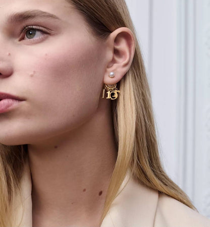 Dior
Master Earring
85 dhs✅
normal box🎁

Zain209
♥️♥️♥️