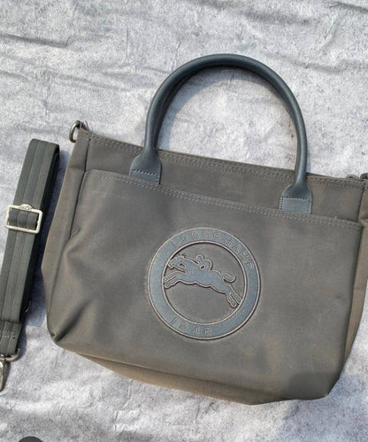 AVAILABLE

 LONGCHAMP 

HIGH QUALITY 🎁

85 dhs🇦🇪🇦🇪

Zain169
♥️♥️♥️