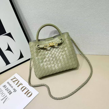Bottega

withbox 
🎁🎁🎁
105 dhs🪙💕

Zain143
♥️♥️♥️