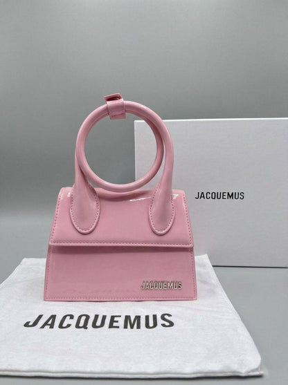 Jacquemus
High quality 

With box 
🎁🎁🎁

110 dhs🌺

Zain50
♥️♥️♥️