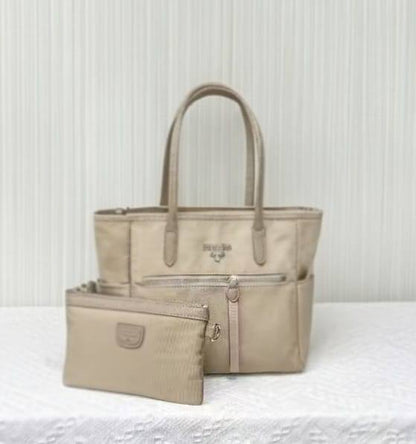 Prada
75 dhs✅

Zain232
♥️♥️♥️