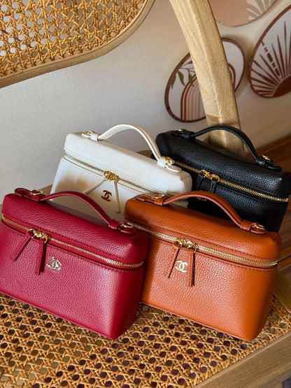 New Collection✨✨✨
CHANEL
19cm 330 dhs🇦🇪🇦🇪
22cm 340 dhs🇦🇪🇦🇪
29cm 350 dhs🇦🇪🇦🇪
*MASTER QUALITY*
With box🎁

Zain167
♥️♥️♥️