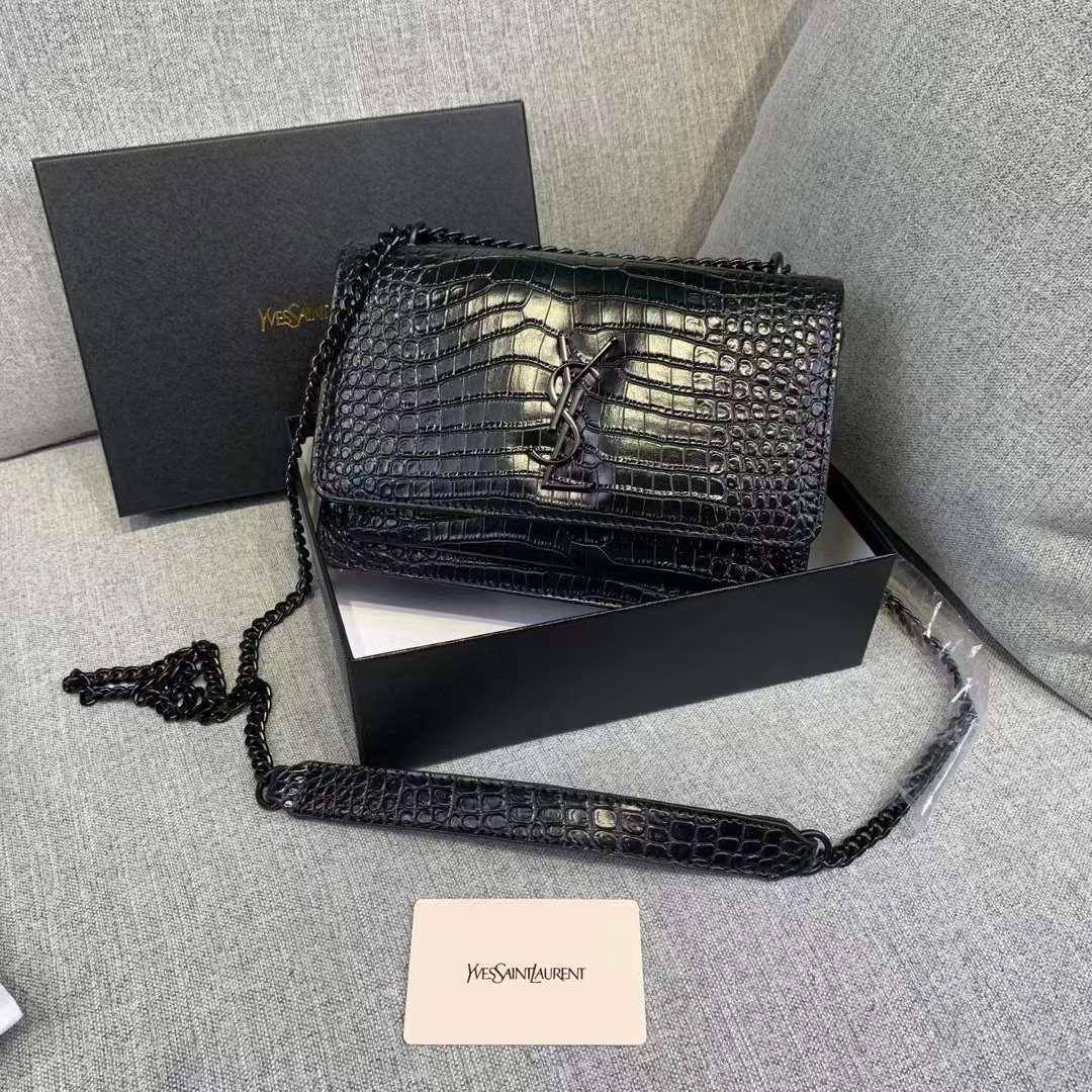 🎉 Offer 🎊  YSL / Prada
1⃣️ First quality +🎁
Size: 23 ~ 21  cm
70 dhs🪙🌺
with box 🎁
Limit Stock

Zain115
♥️♥️♥️
