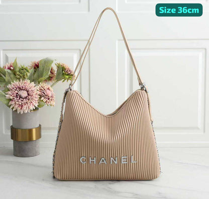 Chanel
Good quality 
105 dhs❣️

Zain186
♥️♥️♥️