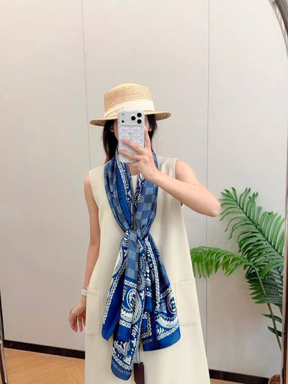 Scarfs 
new came 
high quality 

Size : 180cm*90cm
45 dhs🇦🇪🇦🇪

Zain39
♥️♥️♥️