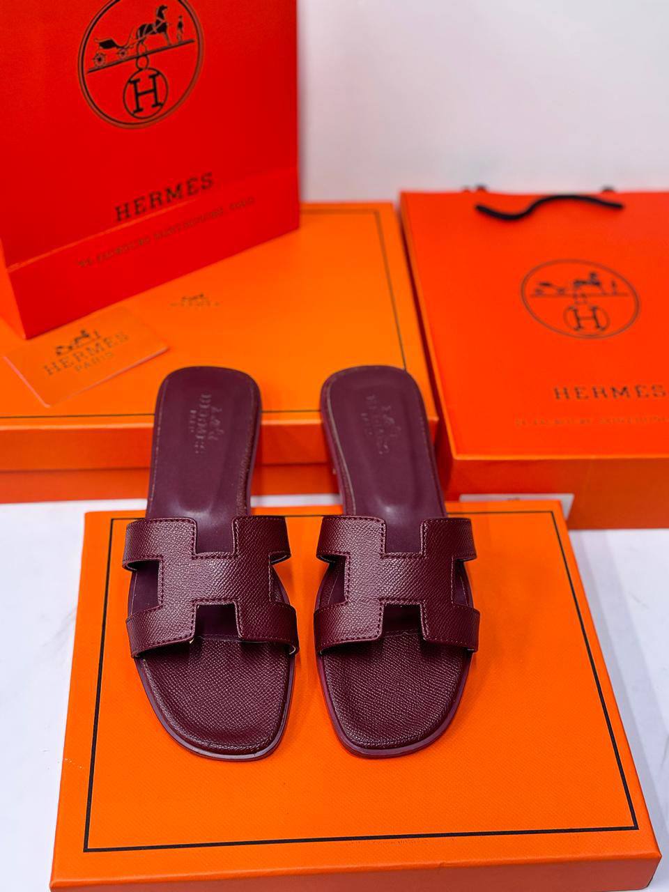 HERMES 
90 dhs✅
Size 36-41

Zain21
♥️♥️♥️
