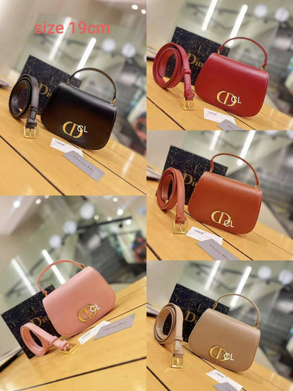Dior 
Good  Quality 
With Box 
🎁🎁🎁

90 dhs🪙💕

Zain250
♥️♥️♥️