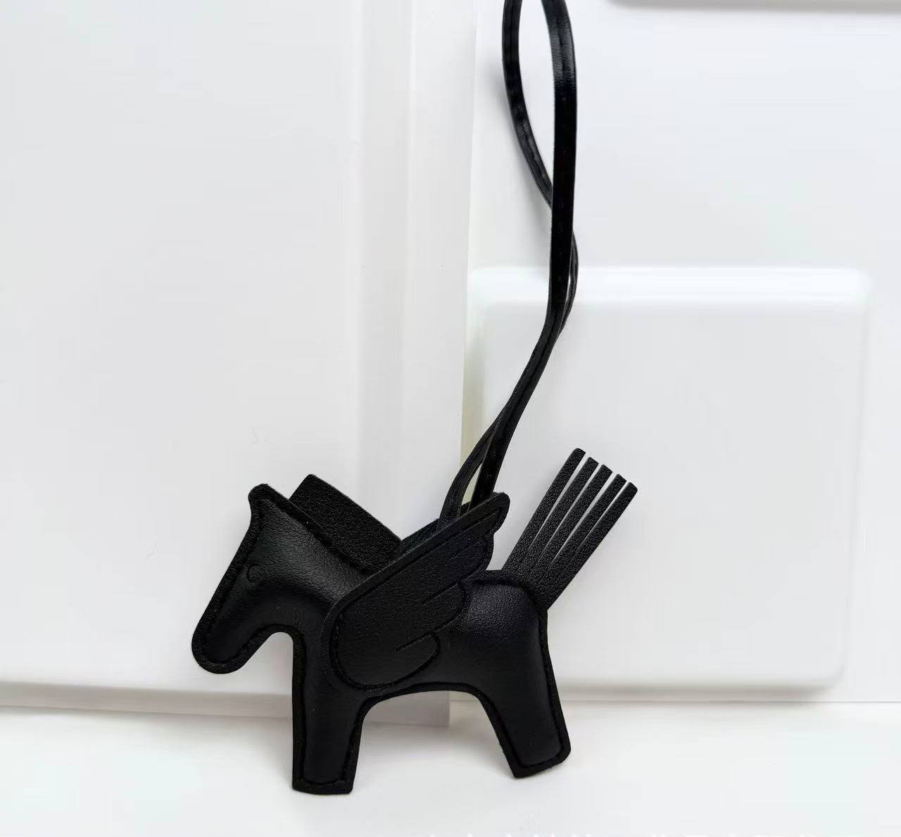 Hermes Horse Bag Charm 🔥
15 dhs✅

Zain243
♥️♥️♥️