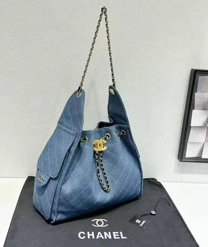 CHANEL 
NEW CAME GOOD QUALITY
115 dhs💓
28cm

Zain39
♥️♥️♥️