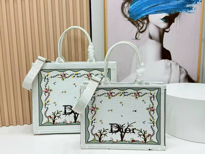 Dior

310 dhs🇦🇪🇦🇪🇦🇪

Zain153
♥️♥️♥️