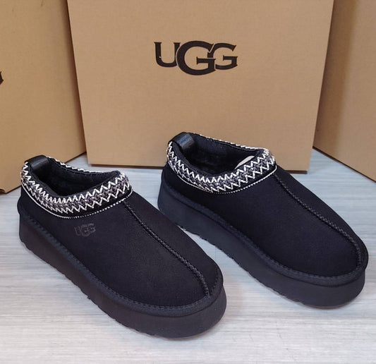 Ugg  New Arrived, 
Size 36 To 41
130 dhs🪙🌺

Zain120