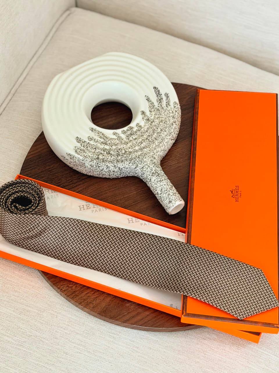 HERMES 
SUIT TIE 
*SUPER MASTER QUALITY ❗*
230 dhs✅
*BOX WITH  PAPERBAG❗*

Zain267
♥️♥️♥️